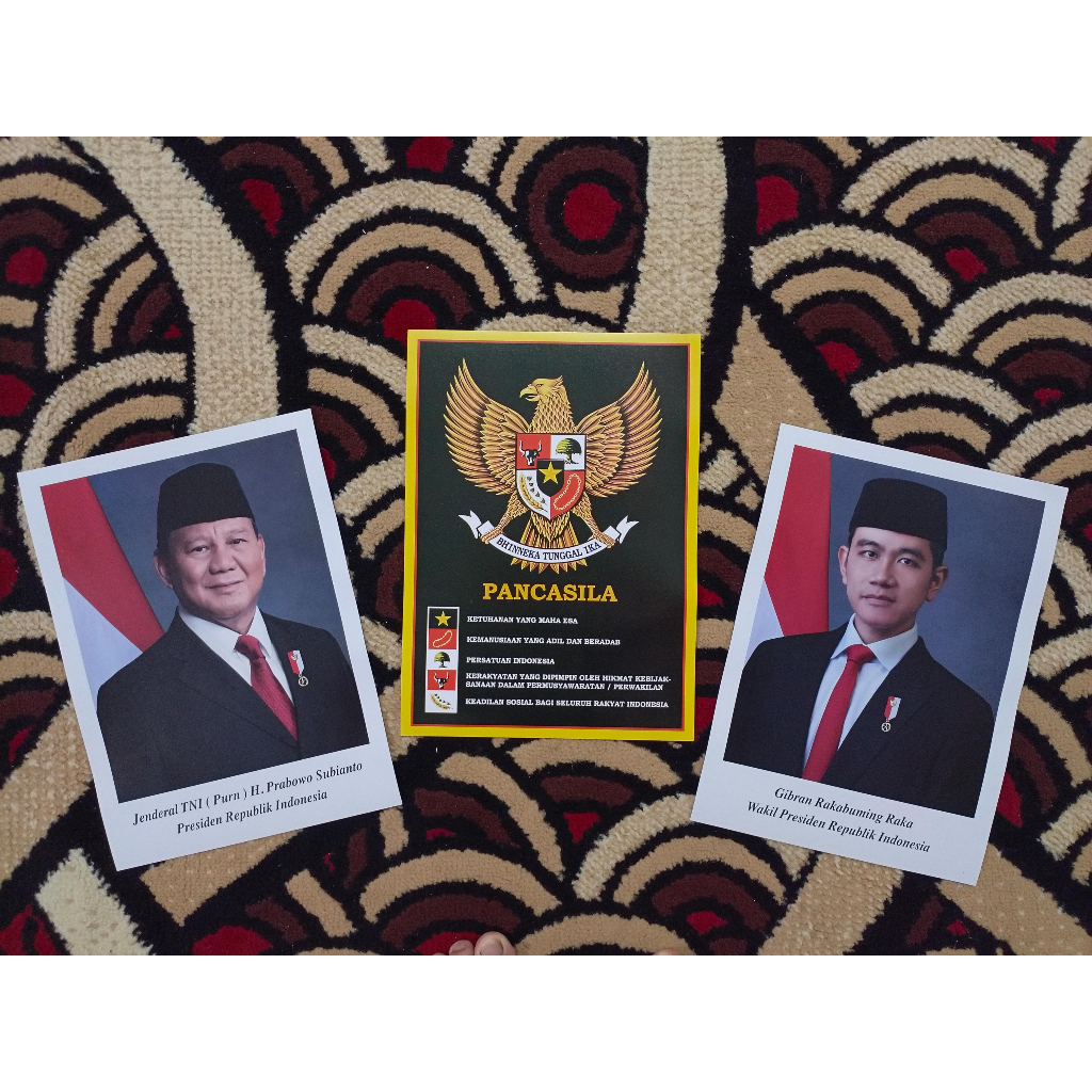 Gambar  Presiden,Wakil Presiden dan Garuda