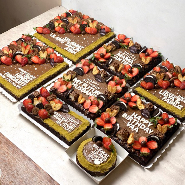 

Brownies Birthday | Fudgy Brownies Panggang | Alana Brownies | Tart Brownies Kue Ulang Tahun