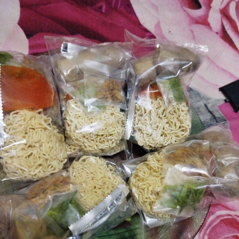 

mie gelasehh bakso sapi instan