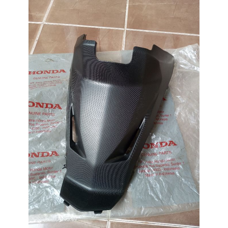 80151-KZR-600ZD cover center cover mesin bawah jok honda vario125 Fi non led original AHM