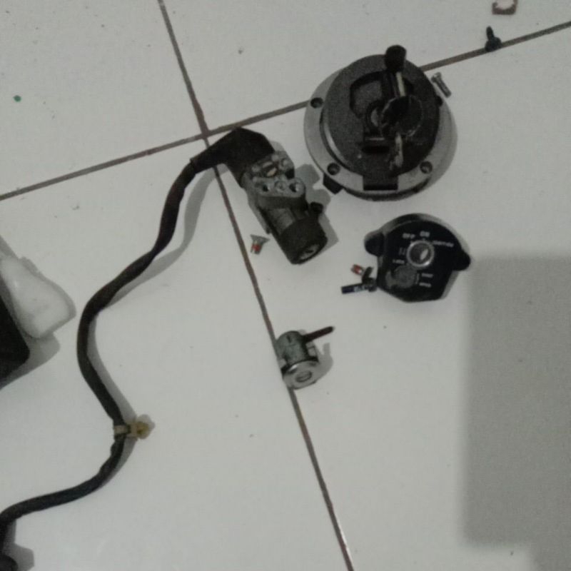 kunci kontak set CBR led 150 r