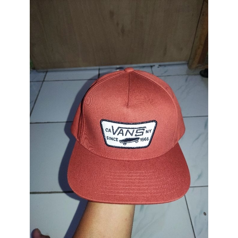 SNAPBACK VANS