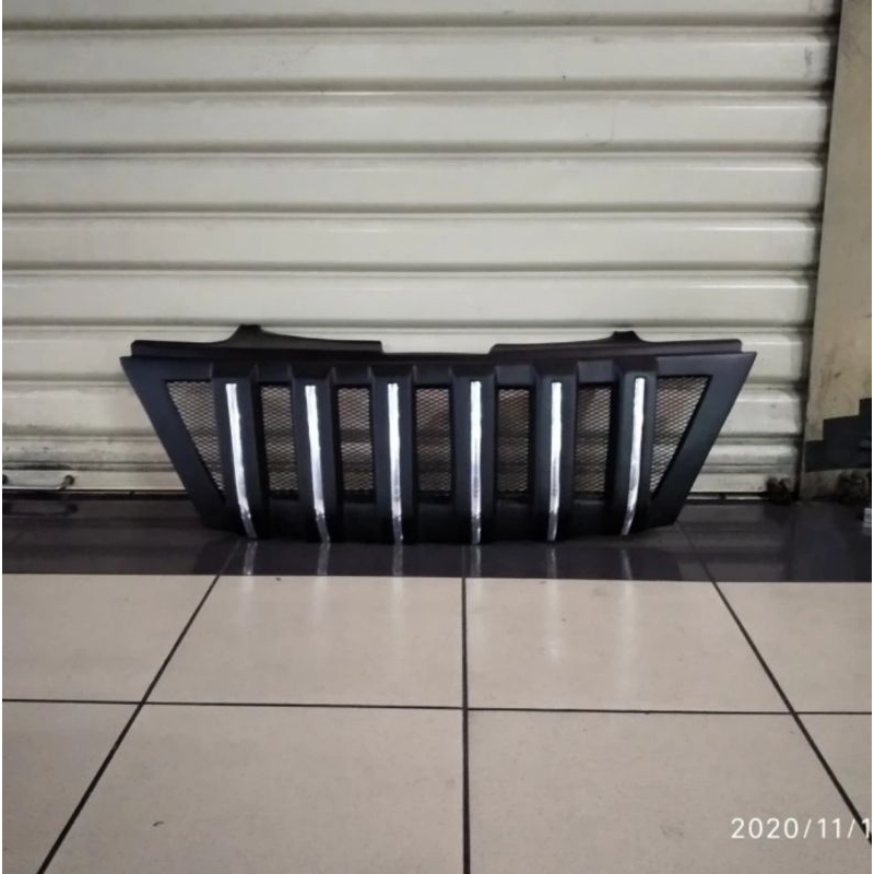 Grill isuzu panther touring 2008-2012 model prado