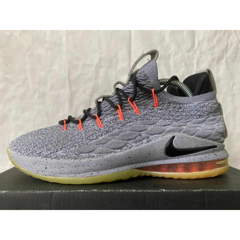 Sepatu Second Basket Nike Lebron 15 Low size 42