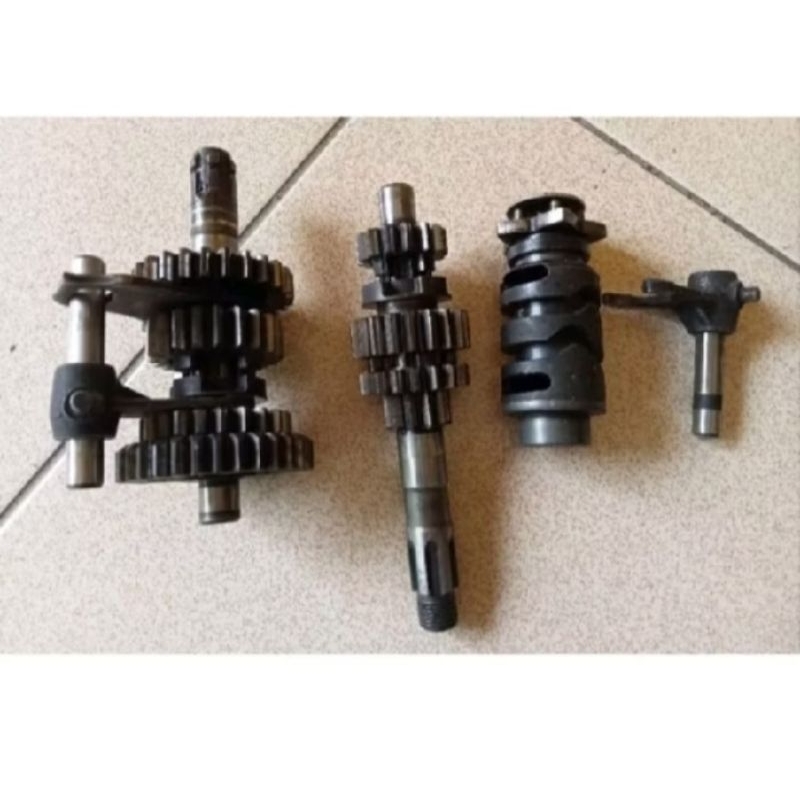 gigi transmisi gigi rasio motor suzuki shogun 125 original second