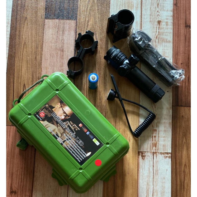 senter laser nyala merah