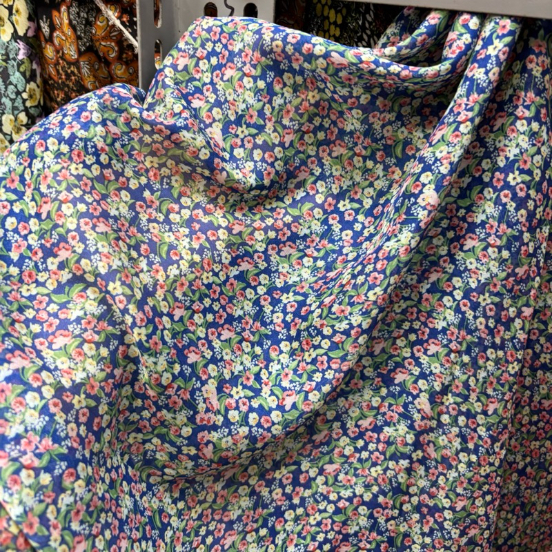 kain Sifon sutra premium - kain sifon motif bunga kecil - kain ceruty motif bunga premium - kain bah