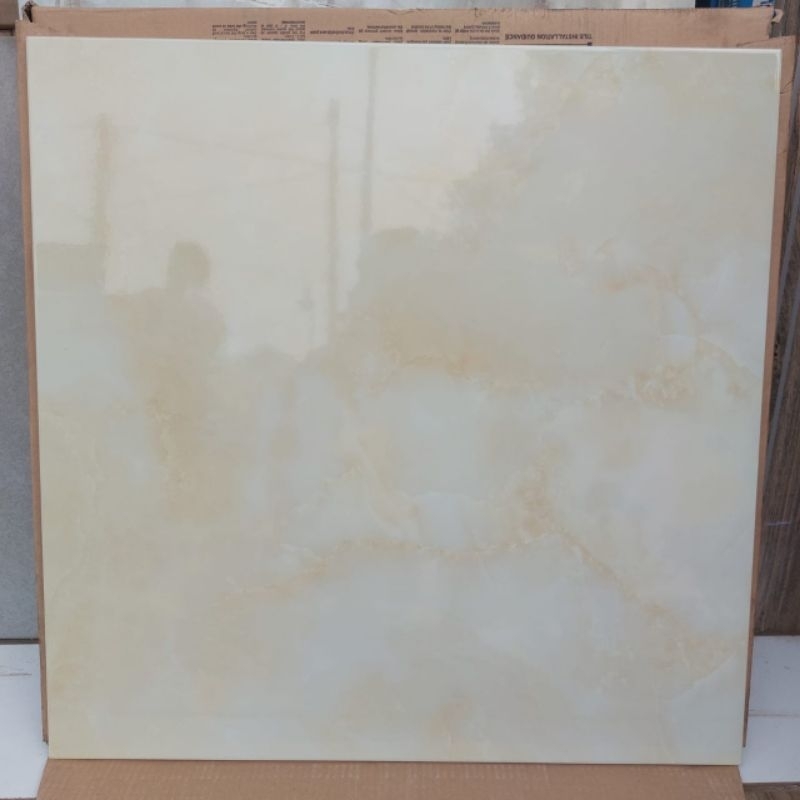 keramik lantai HARMONY 60x60 cream gold