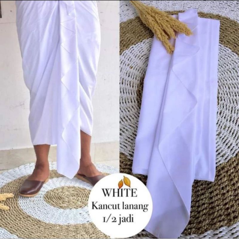 Kamen polos setengah jadi dan kamen lembaran bahan katun/ Pakaian tradisional pria bali