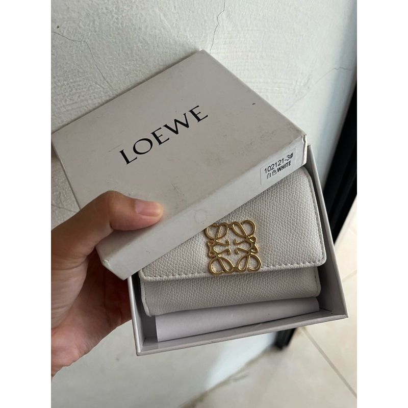 dompet loewe white