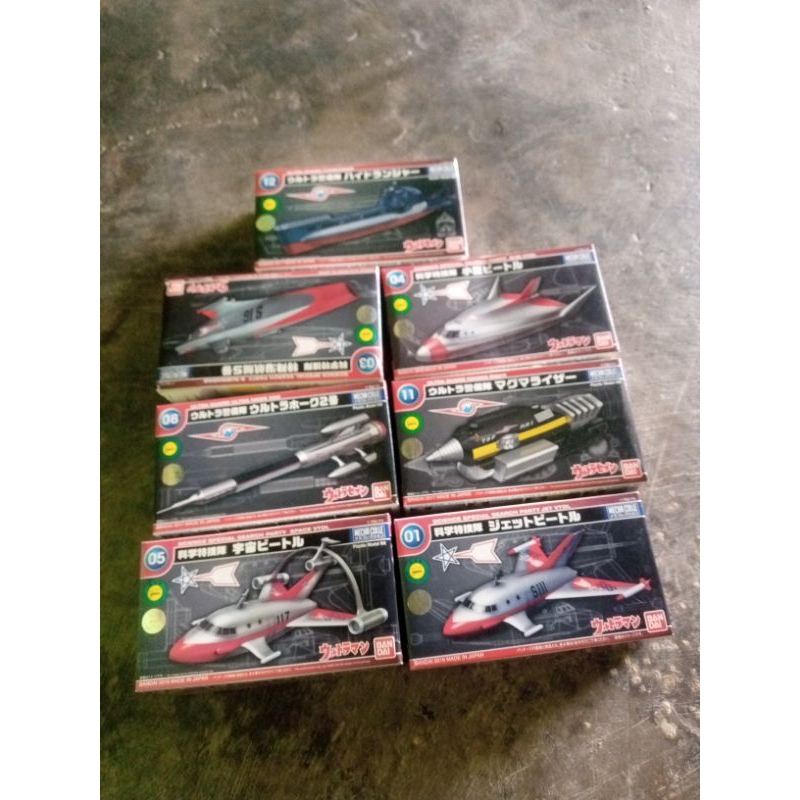 pesawat Ultraman Bandai