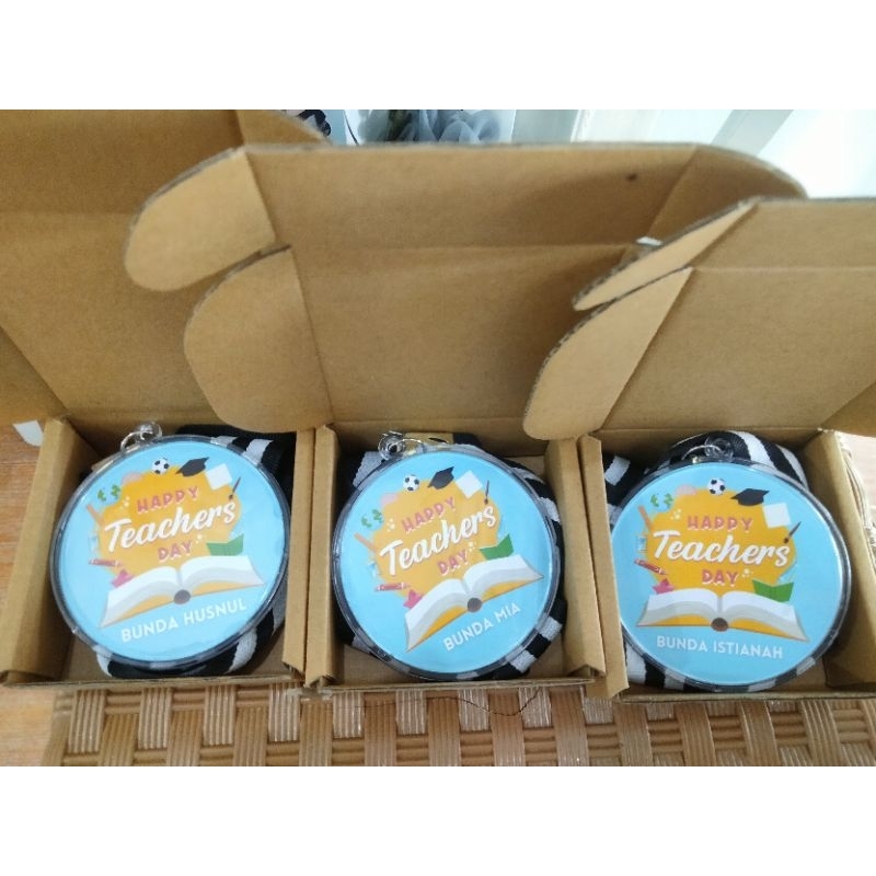 

tambahan packing box hampers ganci dan kartu ucapan