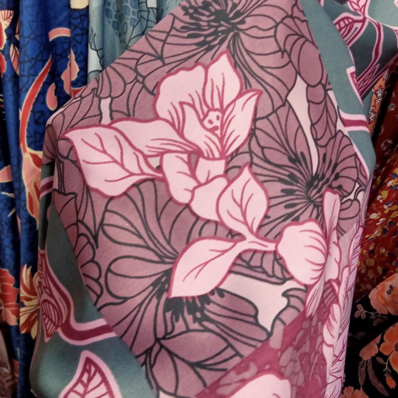 Kain - Kain Maxmara Luxury Silk Motif Bunga Import - Kain Maxmara silk - Kain Meteran Sqa | Harga Pe