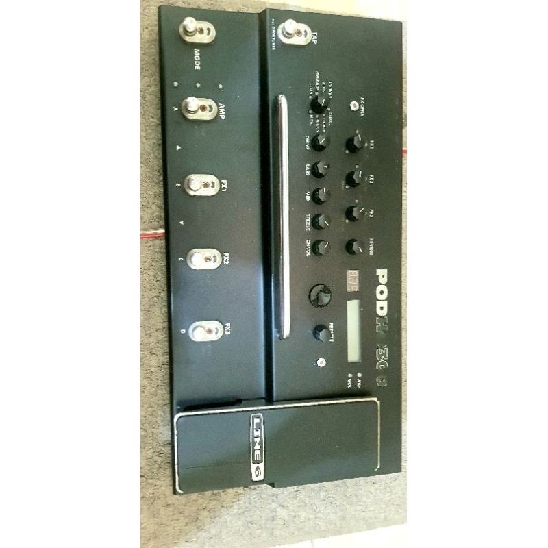 Efek Gitar POD HD 300 plus adaptor SOLD