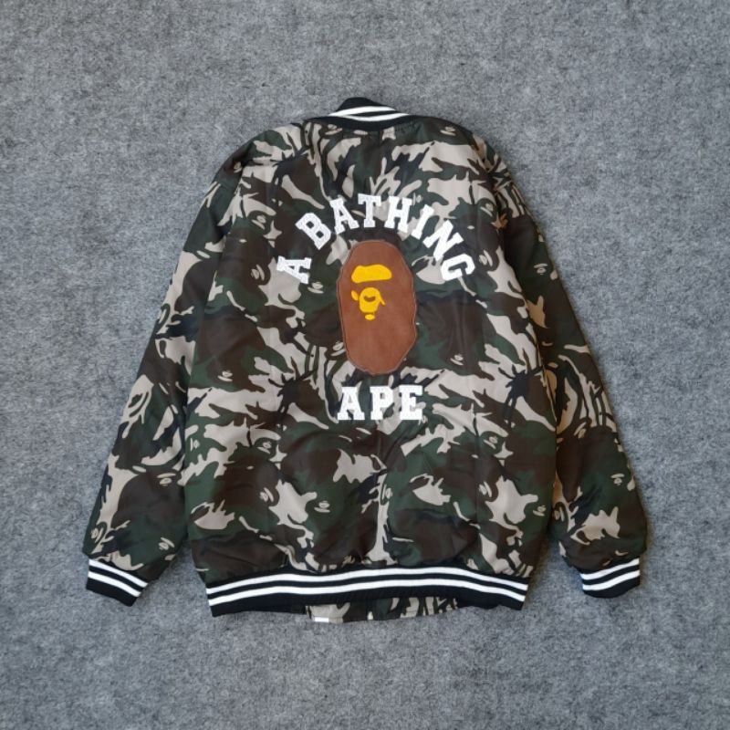 JAKET BOMBER CAMO BAPE UNISEX