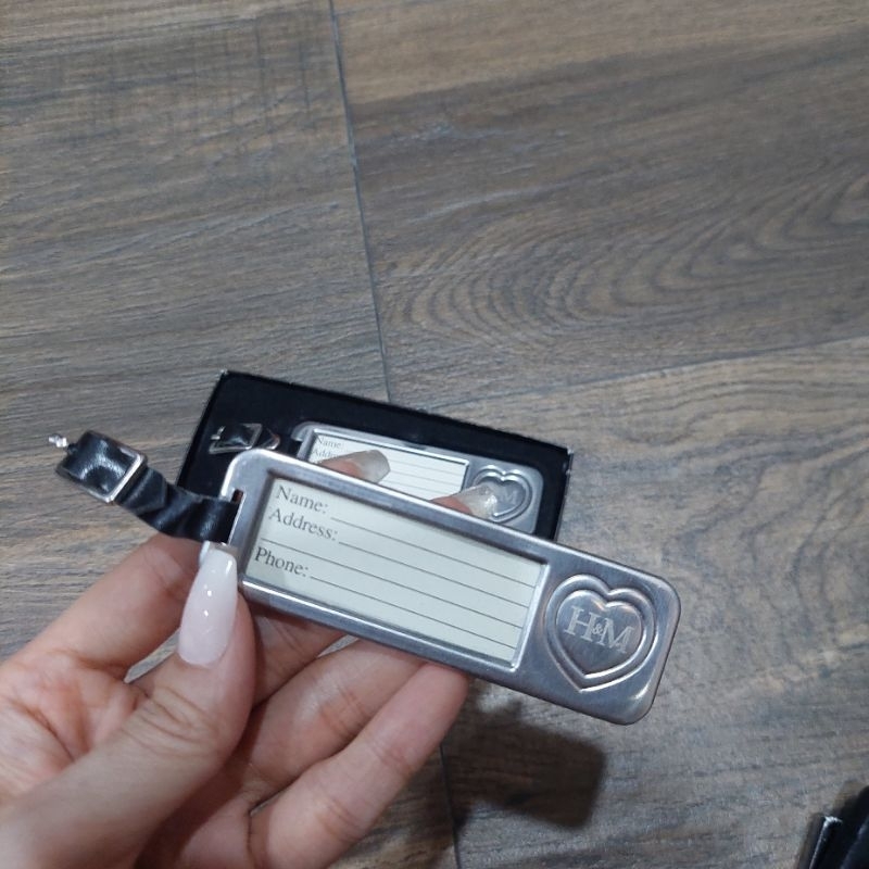 LUGGAGE TAG STAINLESS QUOTES "LOVE KNOWS NO DISTANCE, IT HATH NO CONTINENT"