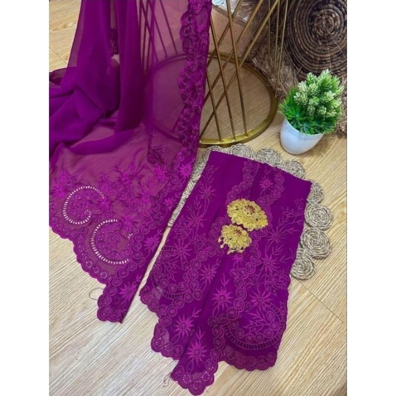 Kain kebaya bordir lipat manual