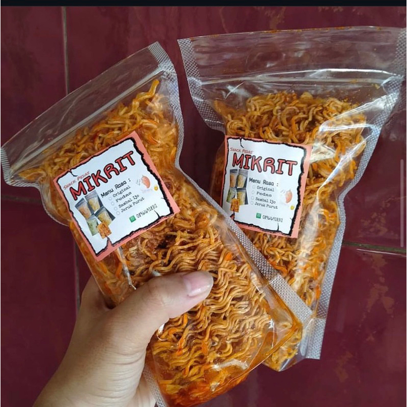 

MIKRIT (mie pedas keriting), jajanan viral, snack pedas malang