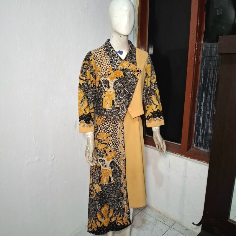 Midi Dress Batik Tulis Motif Wayang
