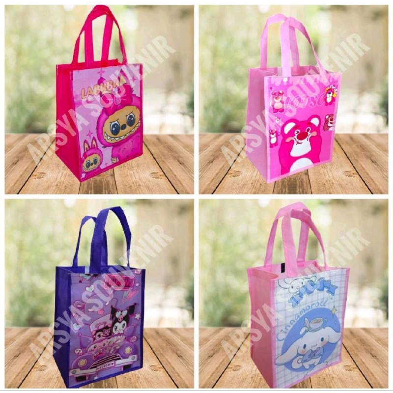 

tas ulang tahun karakter murah | tas souvenir terlaris | tas pesta hadiah