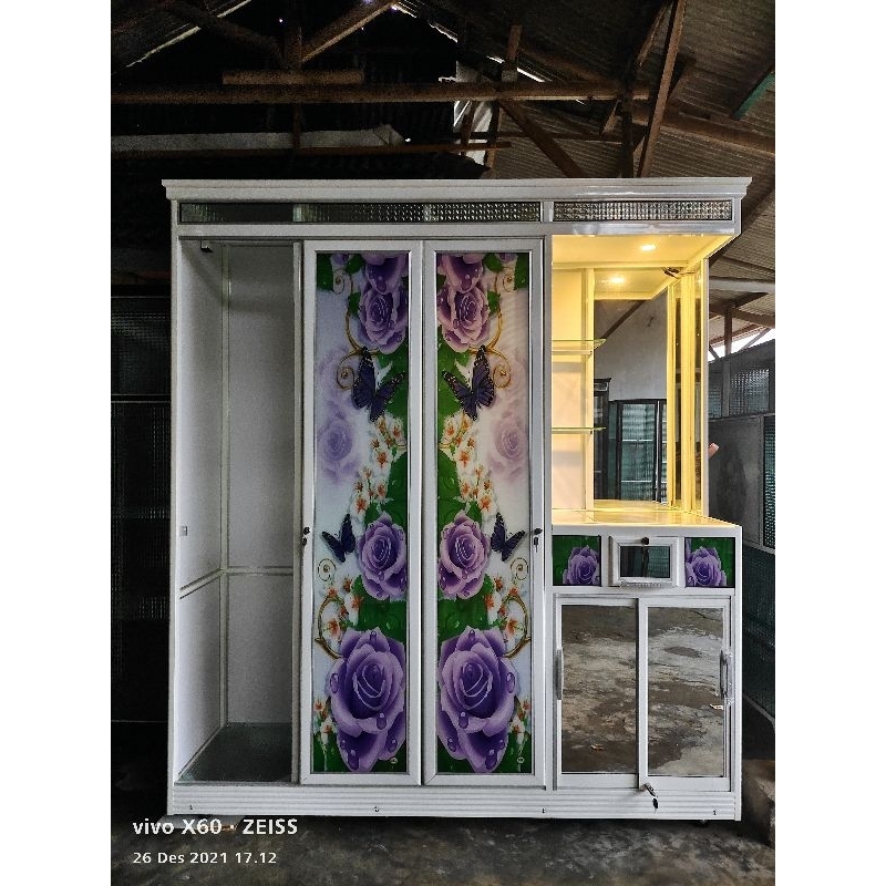 Lemari sleding+meja rias+lampu mewah