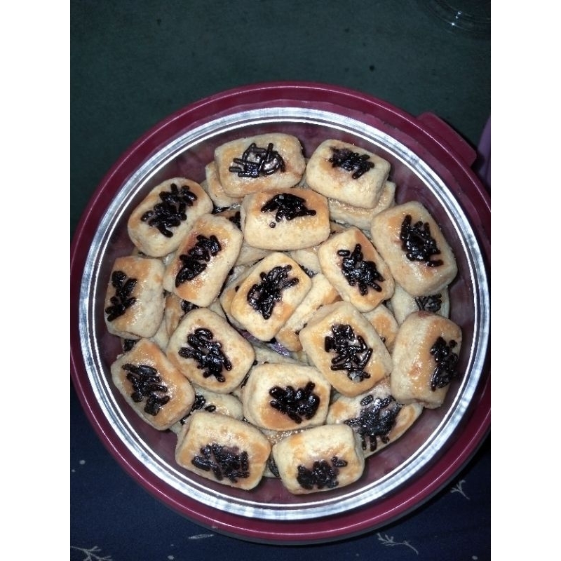 

Kue nastar nanas bertoping cokelat