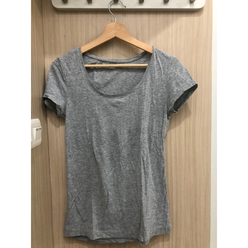 kaos gap wanita kaos branded wanita preloved