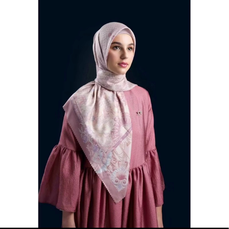 Royal Scarf by Wearing Klamby