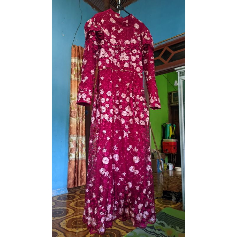 preloved gamis pesta mewah gamis kondangan brukat ( warna merah maroon)
