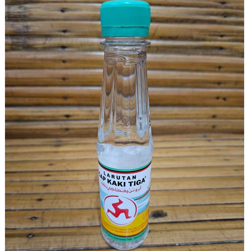 

Larutan Cap kaki Tiga Botol 200 ml