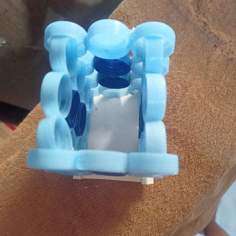 Prakarya Tempat Pensil Dari Kerajinan Tutup Botol (Tempat/Kotak Pensil)