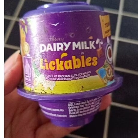 

DAIRY MILK LICKABLES 20gr, Coklat berhadiah mainan, murah dan enak.