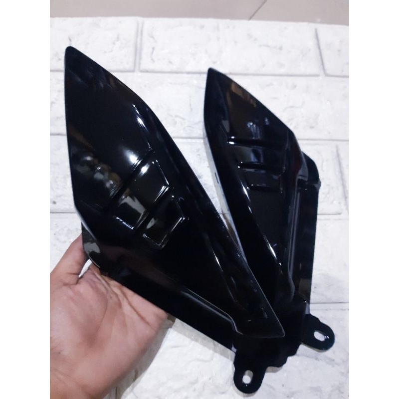 Sirip Samping Model Hiu Nmax New Hitam Glossy