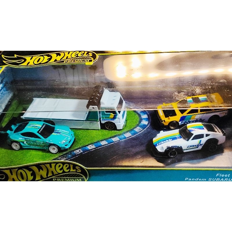 Hotwheels Premium Diorama Fleet Street Greedy Nissan Set 4pcs