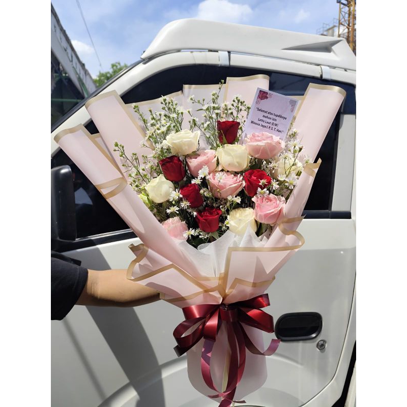 Bouquet bunga mawar/Buket bunga asli Surabaya