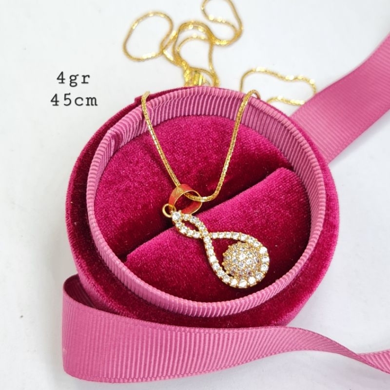 Kalung Emas Italy Dengan Liontin Mewah Mata Putih Kadar 375