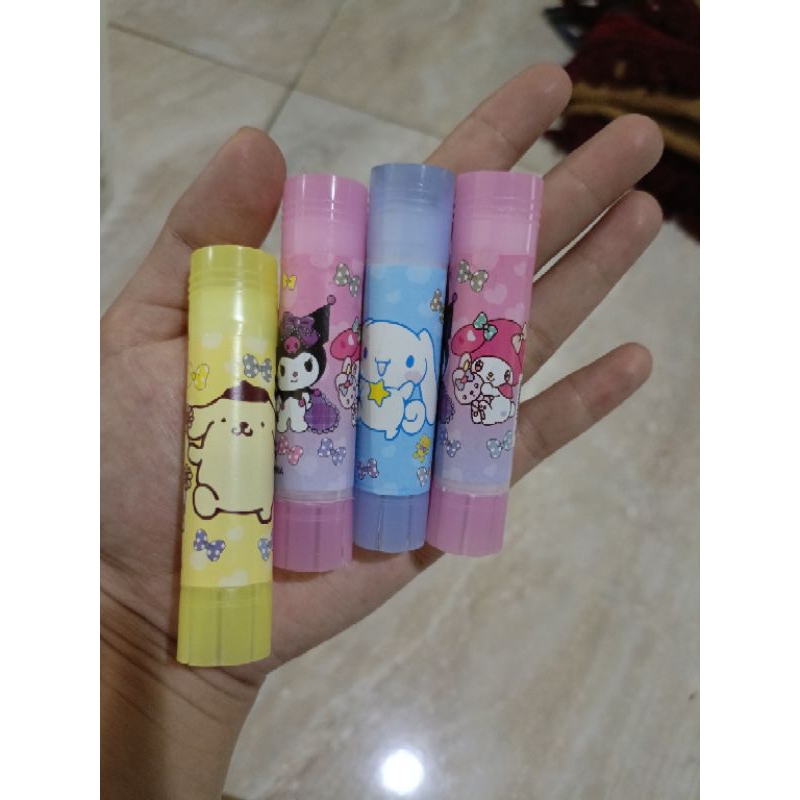 

Pali Glu Stick Gambar Sanrio Alat Tulis anak Kreasi menempel kertas dengan Lem DIY