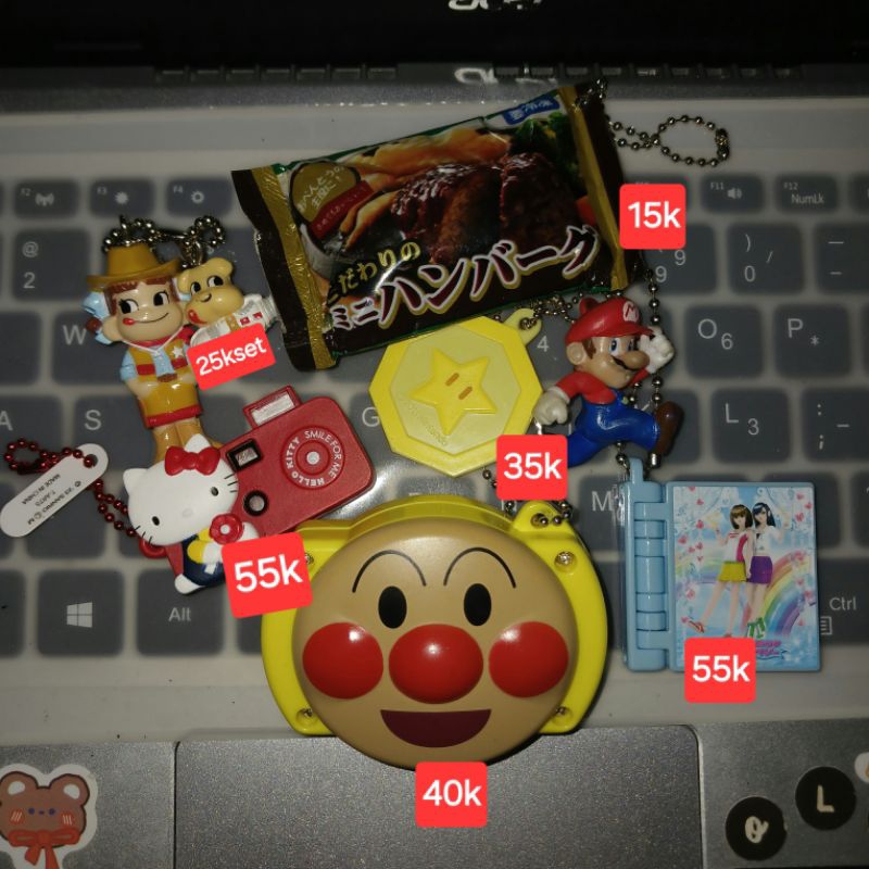 keychain gacha trinkets gantungan kunci mainan anpanman peko yell aqualia miniature hello kitty love