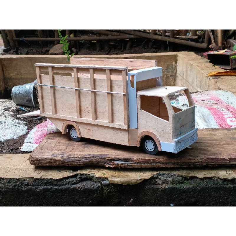 mentahan miniatur truck oleng,bisa belok