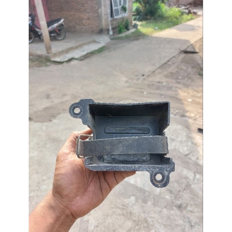 Box Aki Tempat Aki Suzuki Skywave Hayate Original