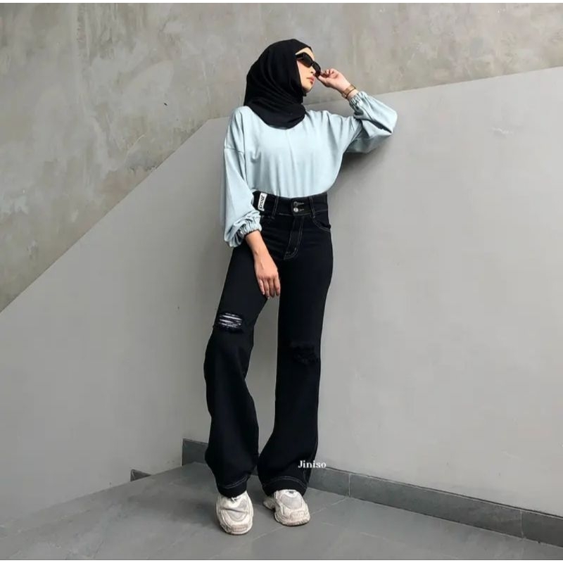 JINISO - Mystic Gal HW Baggy Ripped (Preloved)