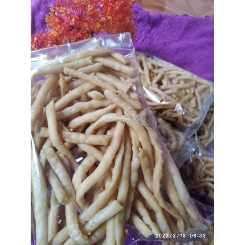 

Makanan Ringan Sistik renyah gurih Stik Bawang