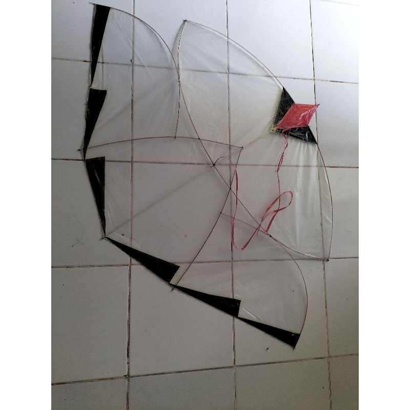 Layangan papiran siap terbang (bukan rangka)