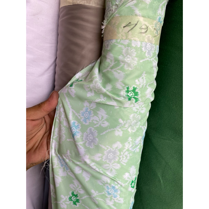 kain parasut motip arahan mukena terveling