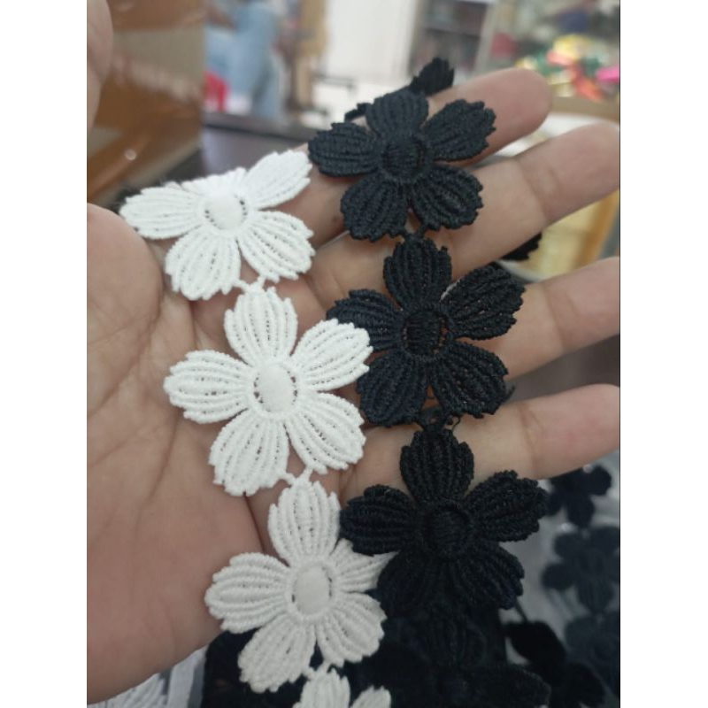 1 METER - RENDA BUNGA/RENDA JAHIT/RENDA PINGGIR  BAJU