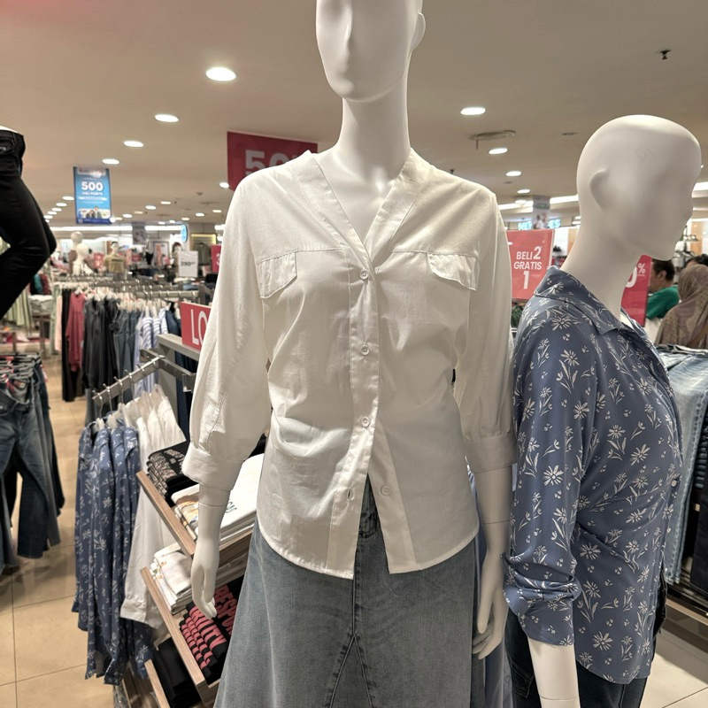 LOGO JEANS - NEW Kemeja Putih Wanita (S-L)