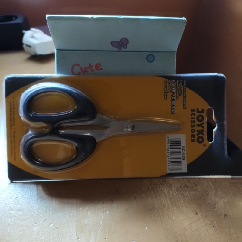 

Paper scissors joyko hitam