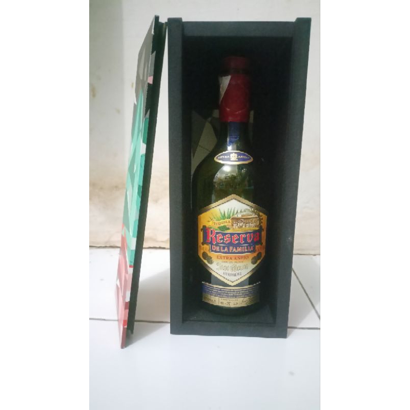Jual Botol Bekas Jose Cuervo De La Familia Extra Anéjo 2023 - 750 ml ( LENGKAP DENGAN BOX )