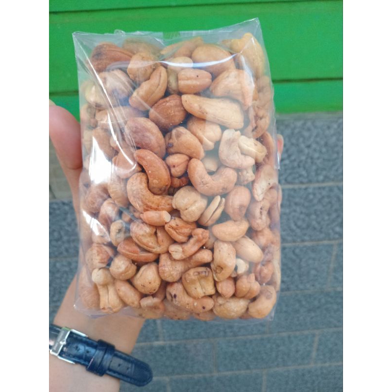 

Kacang mede utuh matang 500 gram