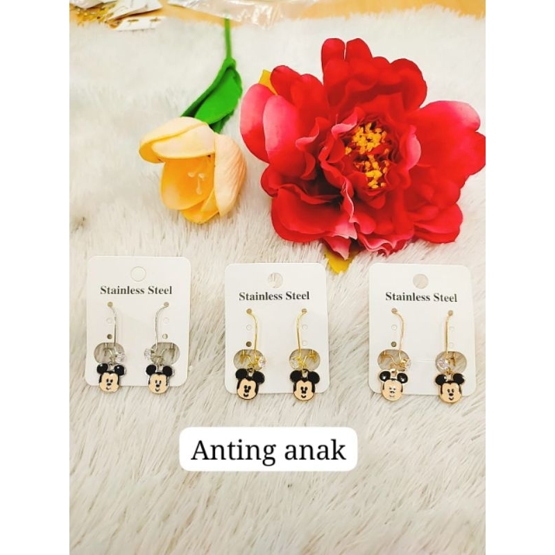 Anting Anak Titanium